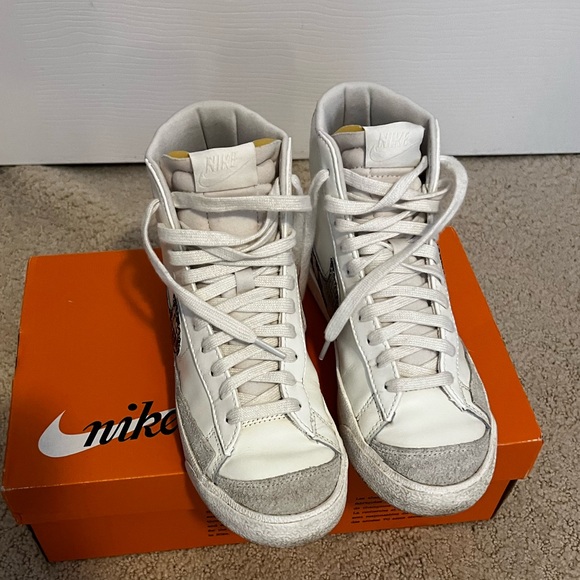 Nike Blazer 77’ Mid SE wmns 7.5 sail/particle beige - Picture 2 of 10